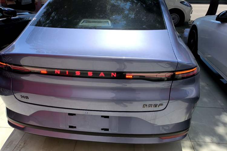 Used Nissan N6 2026 Model 180 Max Rear