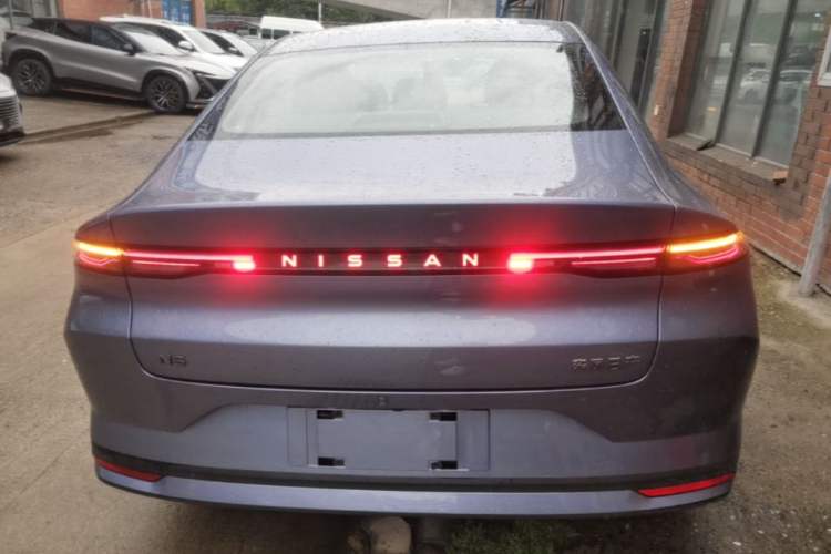 Used Nissan N6 2026 Model 180 Max Rear
