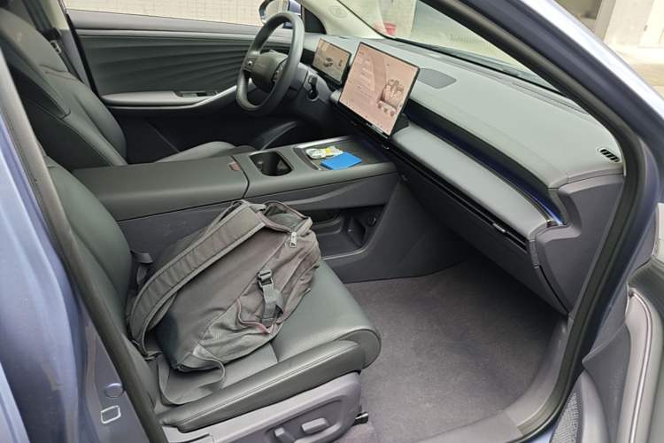 Used Nissan N6 2026 Model 180 Max Right Front Seat