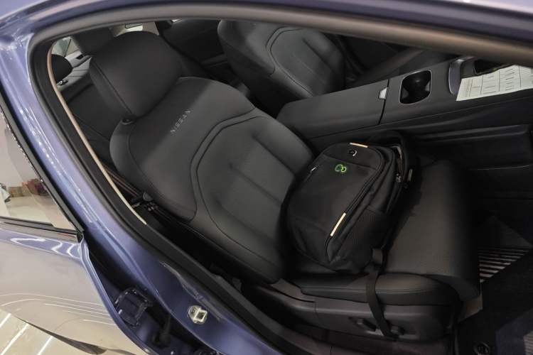 Used Nissan N6 2026 Model 180 Max Right Front Seat