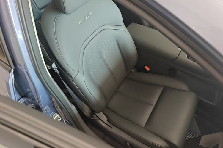 Used Nissan N6 2026 Model 180 Max Right Front Seat