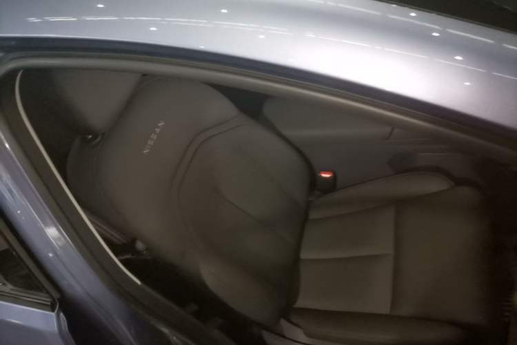 Used Nissan N6 2026 Model 180 Max Right Front Seat