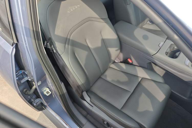 Used Nissan N6 2026 Model 180 Max Right Front Seat