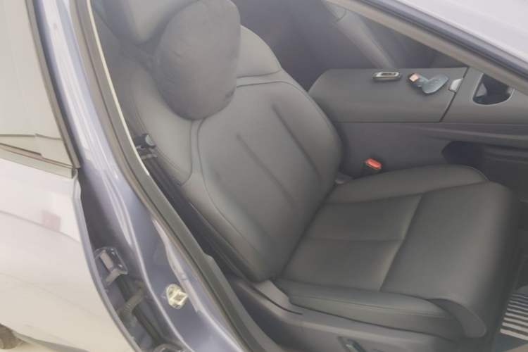 Used Nissan N6 2026 Model 180 Max Right Front Seat