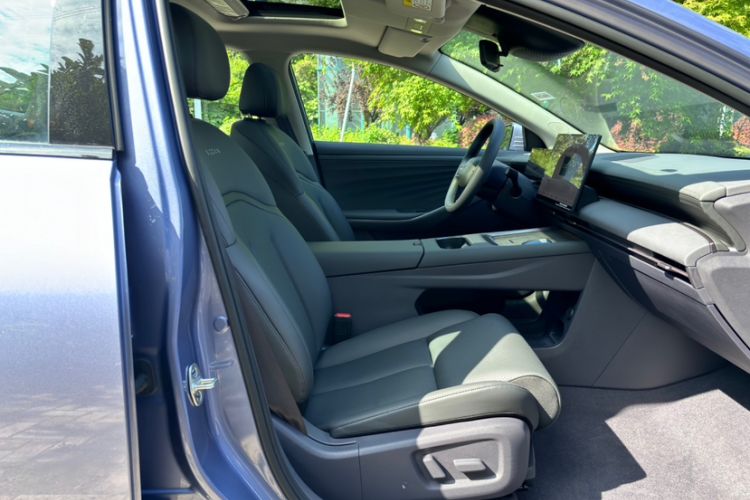 Used Nissan N6 2026 Model 180 Max Right Front Seat