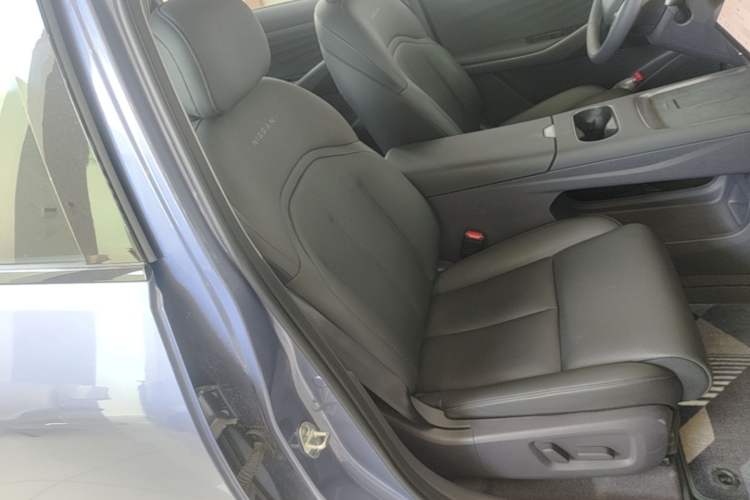Used Nissan N6 2026 Model 180 Max Right Front Seat