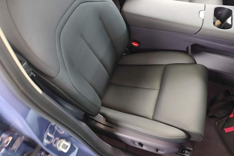 Used Nissan N6 2026 Model 180 Max Right Front Seat