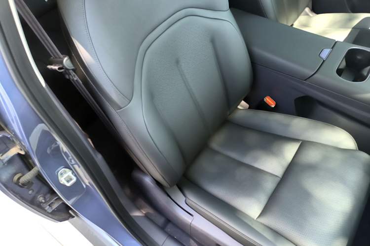 Used Nissan N6 2026 Model 180 Max Right Front Seat