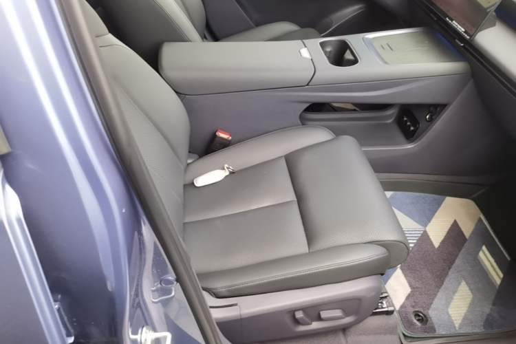 Used Nissan N6 2026 Model 180 Max Right Front Seat