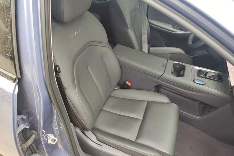 Used Nissan N6 2026 Model 180 Max Right Front Seat