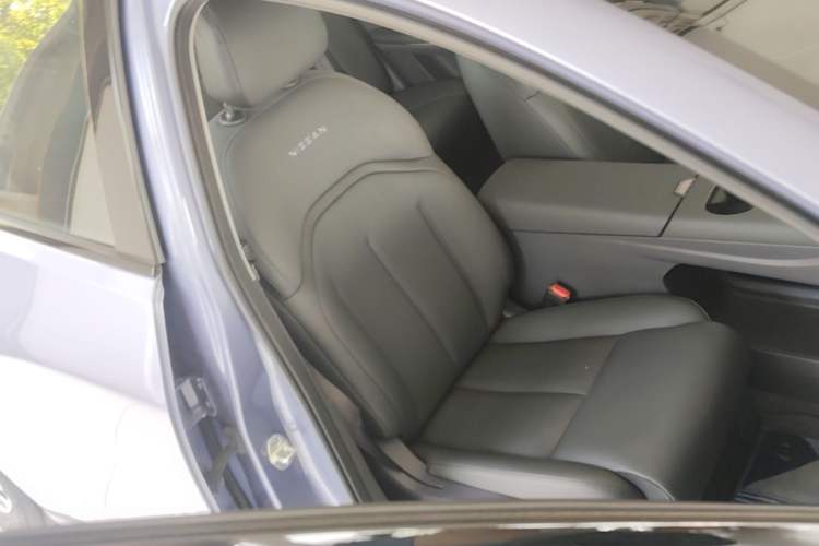 Used Nissan N6 2026 Model 180 Max Right Front Seat