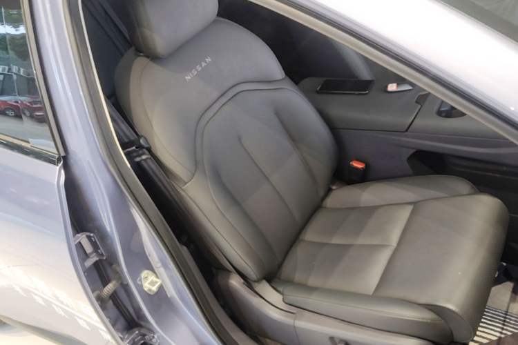 Used Nissan N6 2026 Model 180 Max Right Front Seat