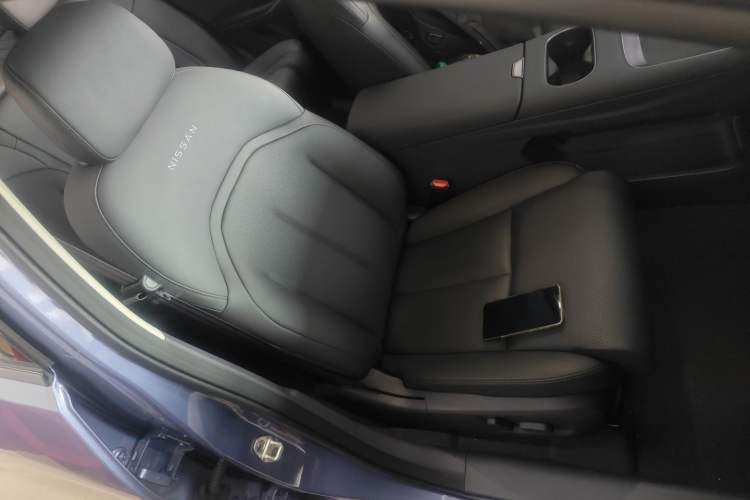 Used Nissan N6 2026 Model 180 Max Right Front Seat