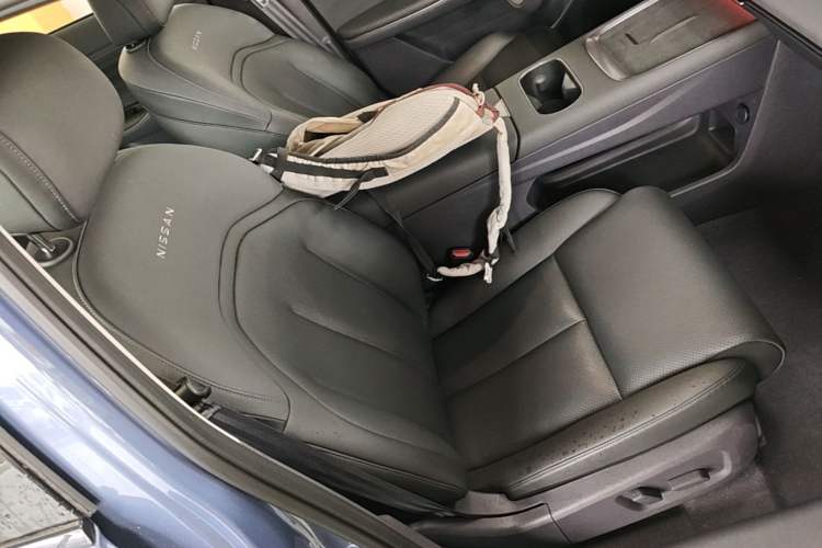 Used Nissan N6 2026 Model 180 Max Right Front Seat