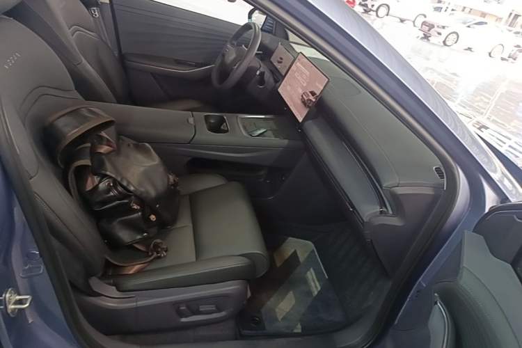 Used Nissan N6 2026 Model 180 Max Right Front Seat