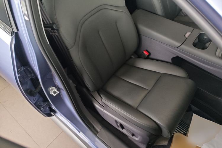 Used Nissan N6 2026 Model 180 Max Right Front Seat