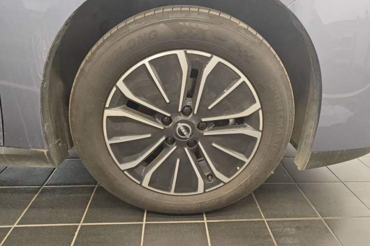 Used Nissan N6 2026 Model 180 Max Right Front Wheel Hub