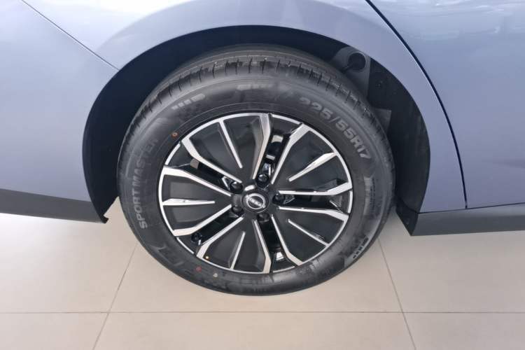 Used Nissan N6 2026 Model 180 Max Right Rear Wheel Hub
