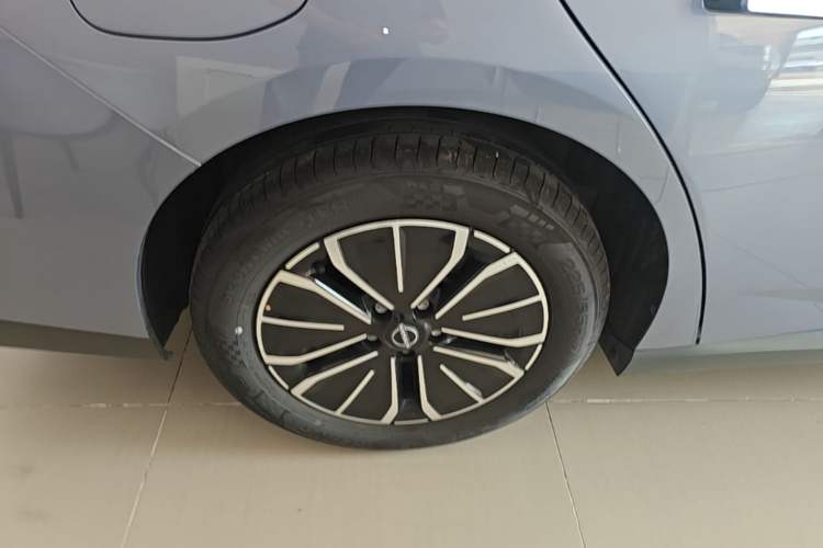 Used Nissan N6 2026 Model 180 Max Right Rear Wheel Hub