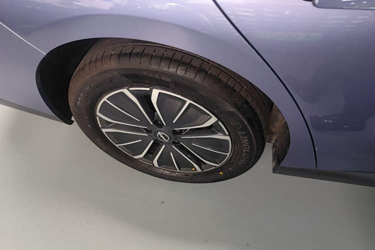 Used Nissan N6 2026 Model 180 Max Right Rear Wheel Hub