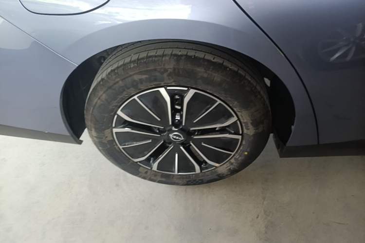 Used Nissan N6 2026 Model 180 Max Right Rear Wheel Hub