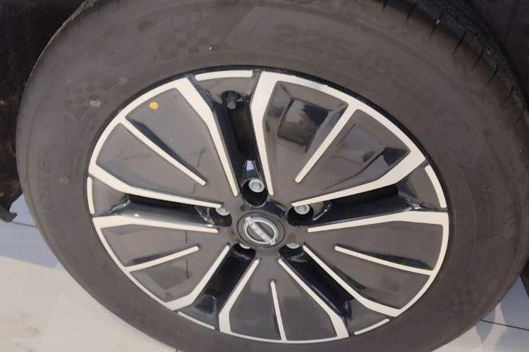 Used Nissan N6 2026 Model 180 Max Right Rear Wheel Hub