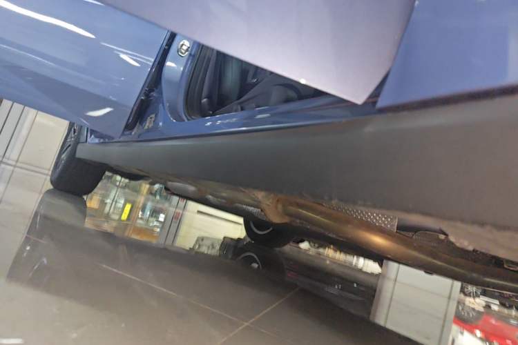 Used Nissan N6 2026 Model 180 Max Right Side Sill