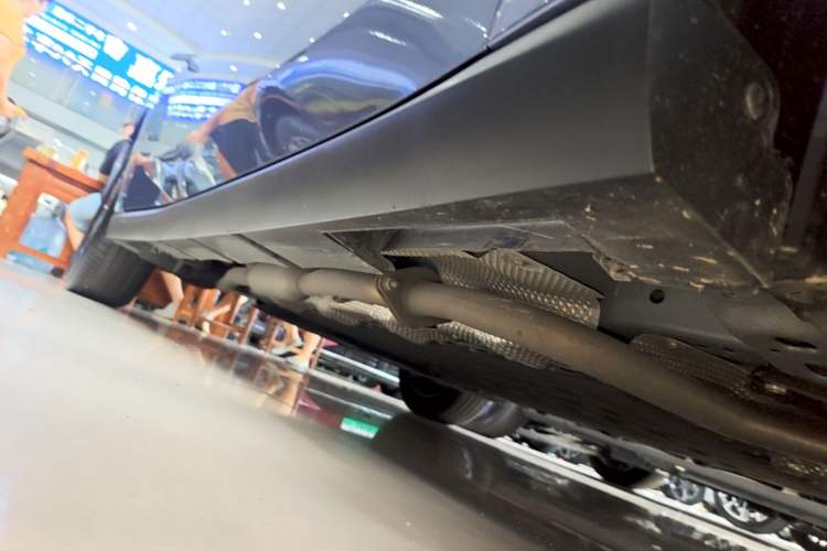 Used Nissan N6 2026 Model 180 Max Right Side Sill