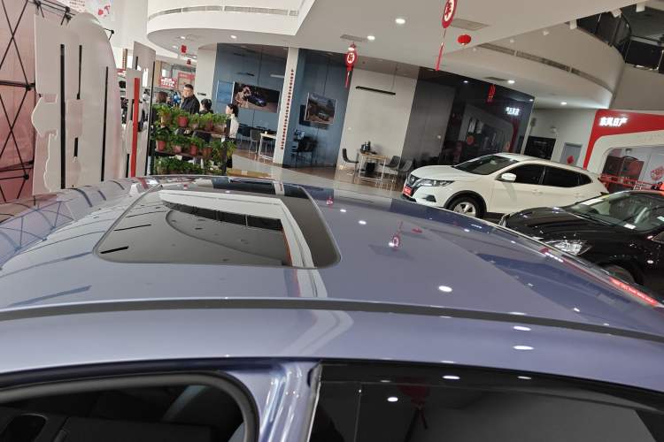 Used Nissan N6 2026 Model 180 Max Roof