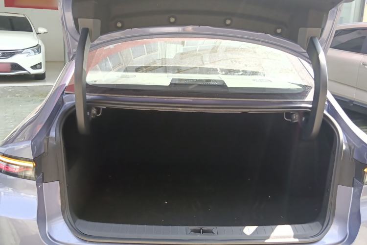 Used Nissan N6 2026 Model 180 Max Trunk