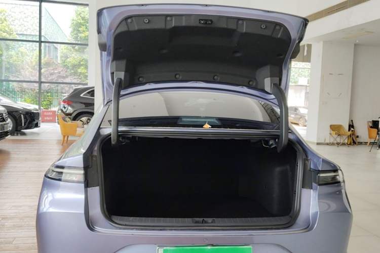 Used Nissan N6 2026 Model 180 Max Trunk