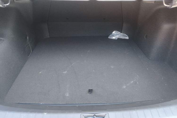 Used Nissan N6 2026 Model 180 Max Trunk