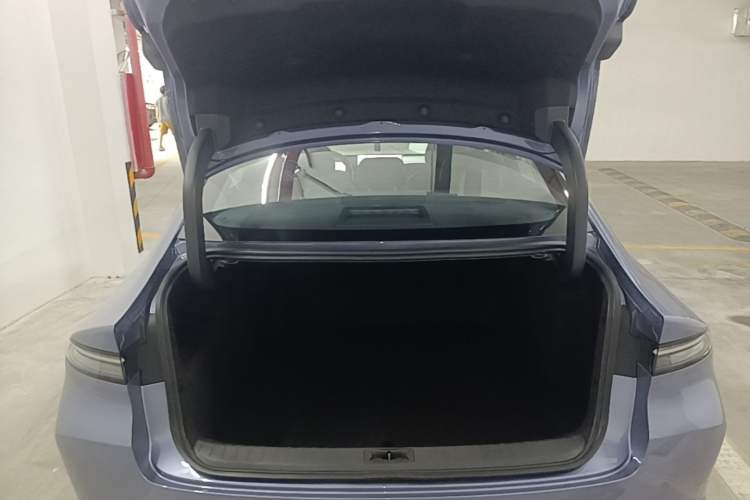 Used Nissan N6 2026 Model 180 Max Trunk