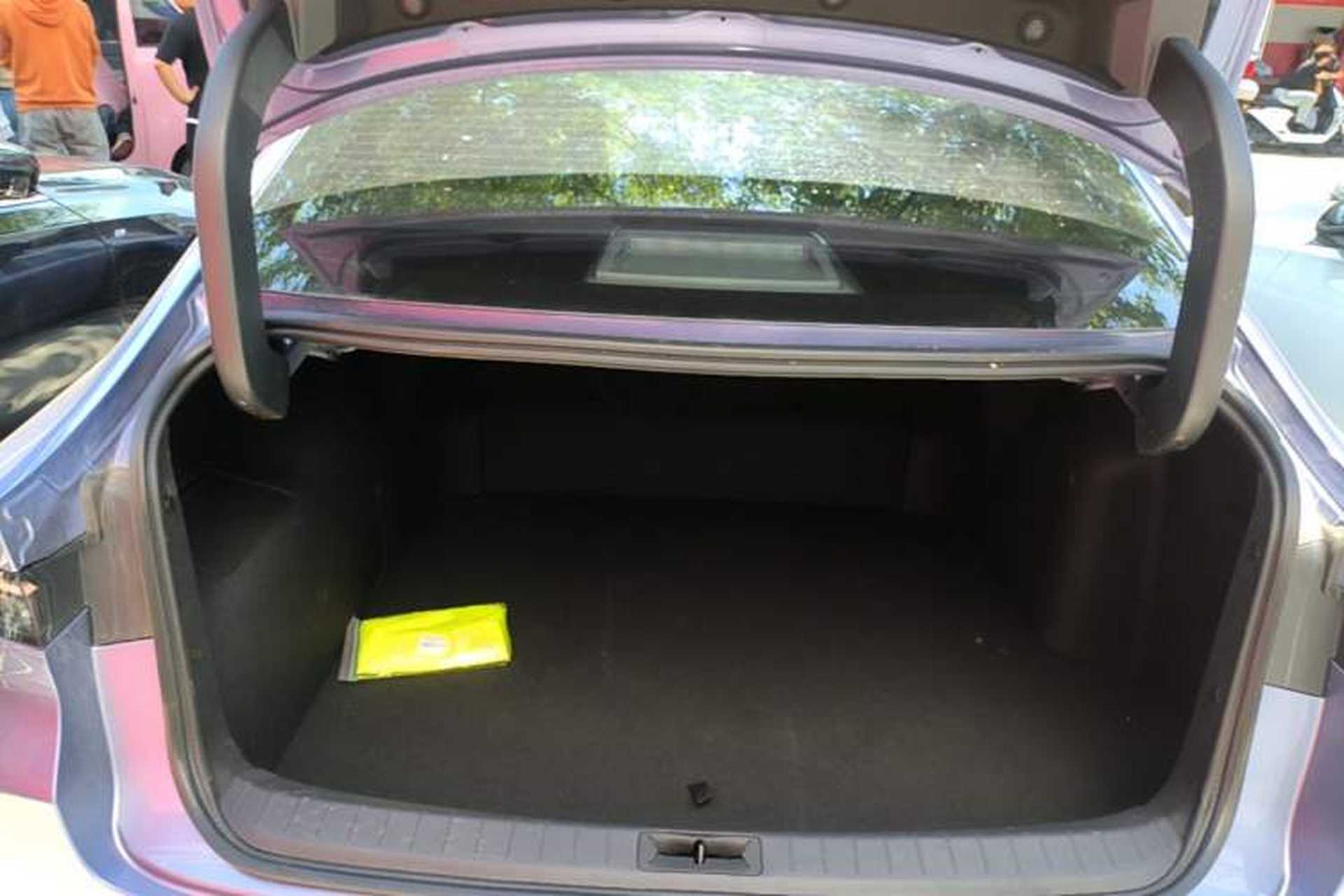 Used Nissan N6 2026 Model 180 Max Trunk