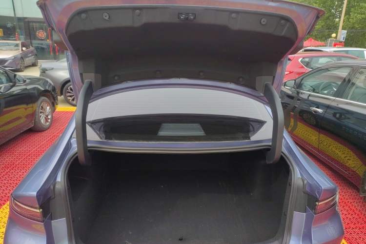 Used Nissan N6 2026 Model 180 Max Trunk
