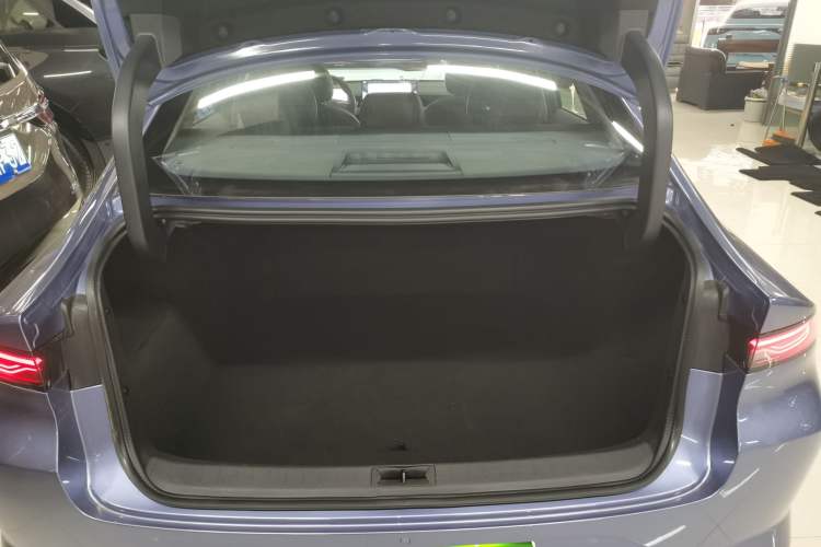 Used Nissan N6 2026 Model 180 Max Trunk