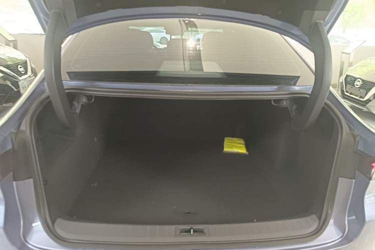 Used Nissan N6 2026 Model 180 Max Trunk