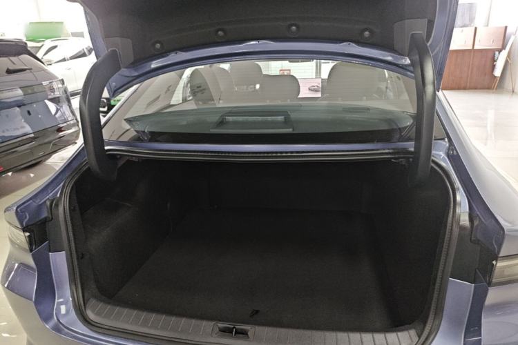 Used Nissan N6 2026 Model 180 Max Trunk
