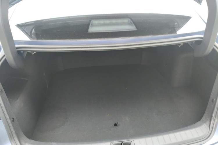 Used Nissan N6 2026 Model 180 Max Trunk