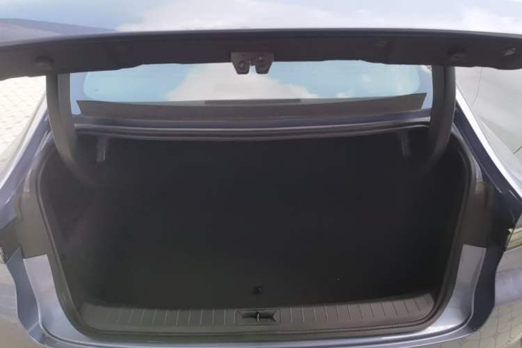 Used Nissan N6 2026 Model 180 Max Trunk