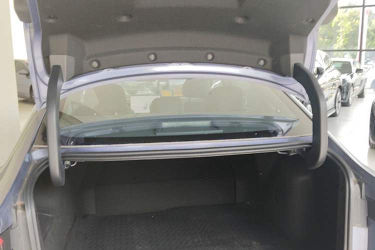 Used Nissan N6 2026 Model 180 Max Trunk