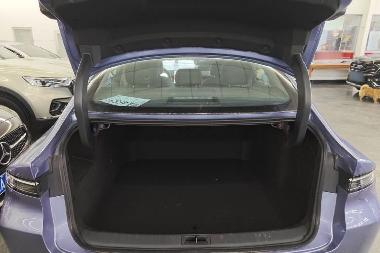 Used Nissan N6 2026 Model 180 Max Trunk