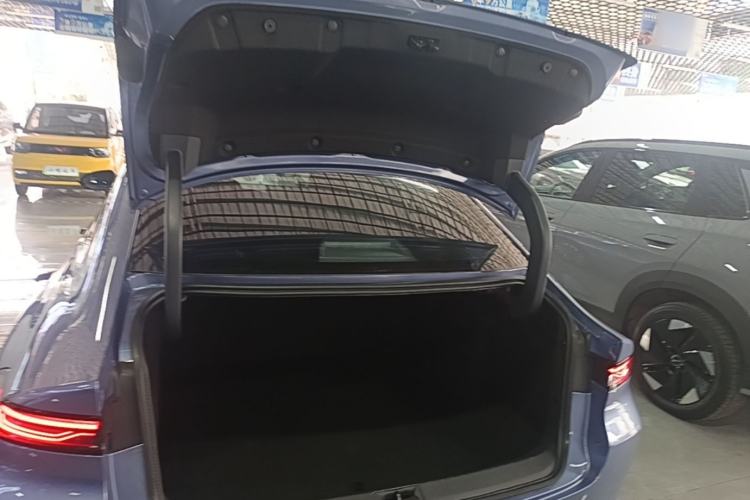 Used Nissan N6 2026 Model 180 Max Trunk