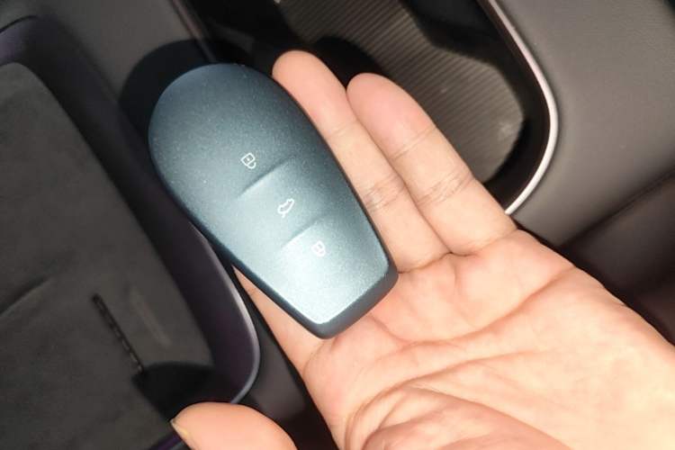 Used Nissan N6 2026 Model 180 Max Vehicle Key
