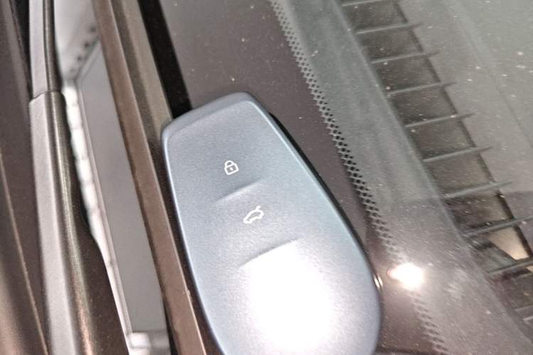 Used Nissan N6 2026 Model 180 Max Vehicle Key