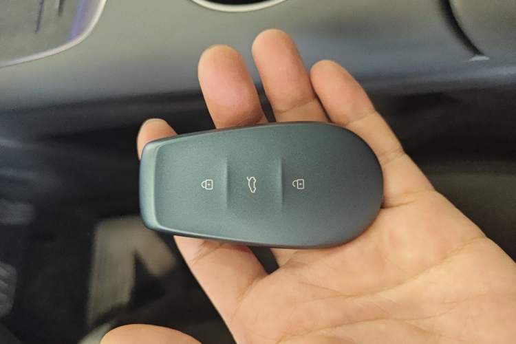 Used Nissan N6 2026 Model 180 Max Vehicle Key