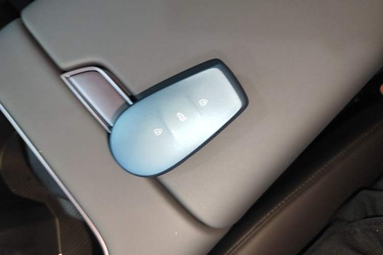 Used Nissan N6 2026 Model 180 Max Vehicle Key