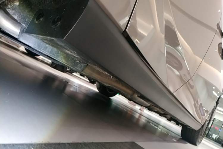 Used Nissan N6 2026 Model 180 Max Right Side Sill