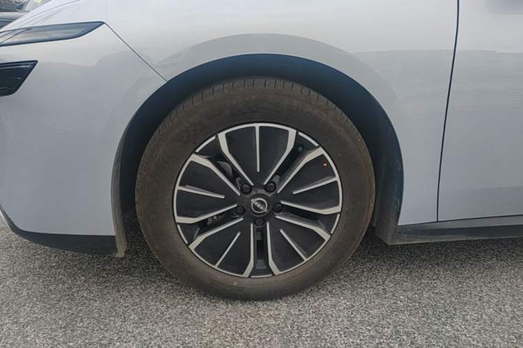 Used Nissan N6 2026 Model 180 Pro Exterior 4