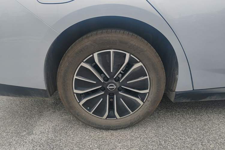 Used Nissan N6 2026 Model 180 Pro Exterior 5